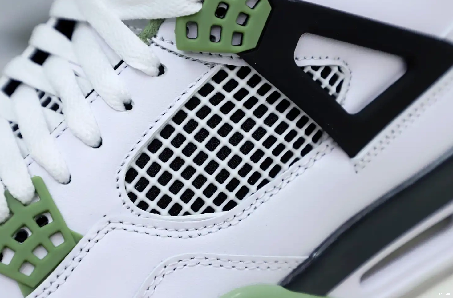 4 JORDAN AIR 